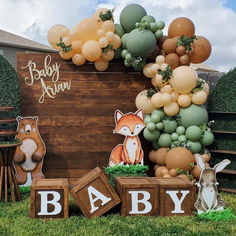 woodland animals balloon arch