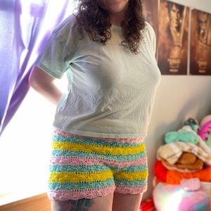 Shellebrate Shorts PATTERN - PDF Pattern - Crochet Shorts - Crochet Pattern