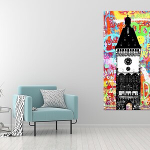 Puede incluir: Una ilustraci&oacute;n en blanco y negro de una torre del reloj con un fondo de graffiti colorido. El graffiti incluye palabras como "BROADWAY" y "ALWAYS".