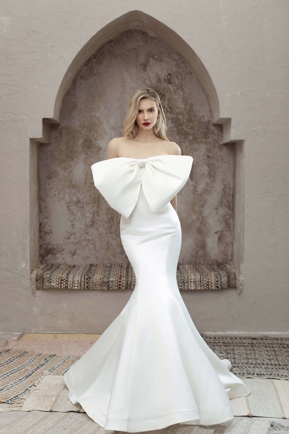 fitted lace wedding dress Elegant Matte Satin Mermaid Wedding Dress with Detachable Lace Bolero main image 0