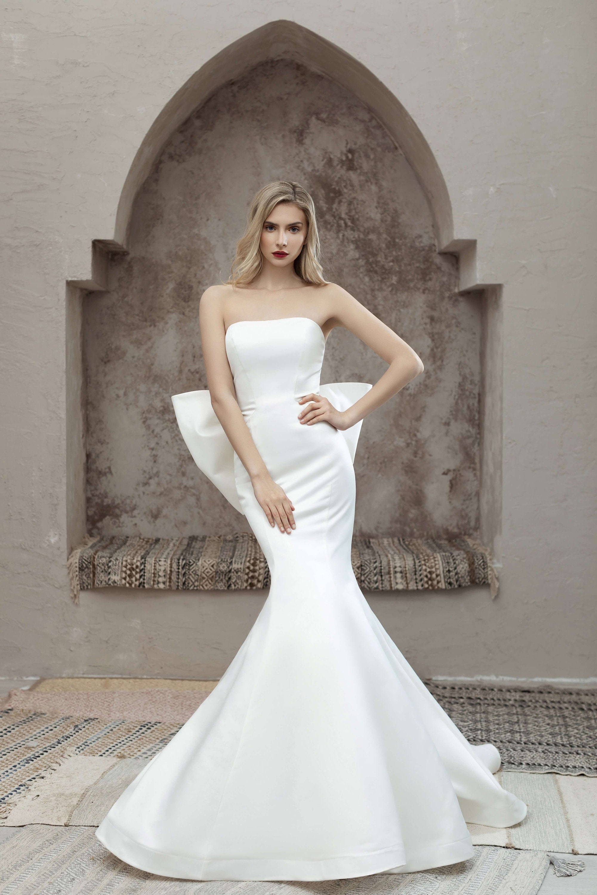 Strapless fishtail store wedding dress