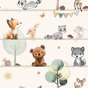 Könnte beinhalten: Eine skurrile Illustration mit einem sich wiederholenden Muster von entzückenden Waldtieren. Das Design umfasst einen Fuchs, ein Kaninchen, einen Bären, einen Waschbären, einen Wolf, ein Reh und eine Maus, zusammen mit Bäumen, Pilzen und einem Schmetterling, vor einem cremefarbenen Hintergrund.