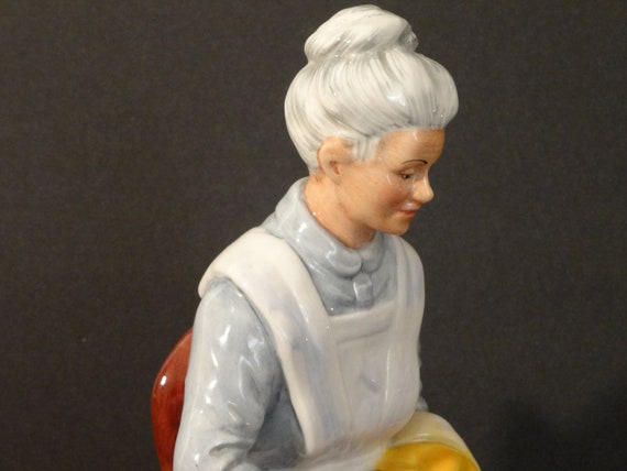 1954 ROYAL DOULTON BONE CHINA PORCELAIN 