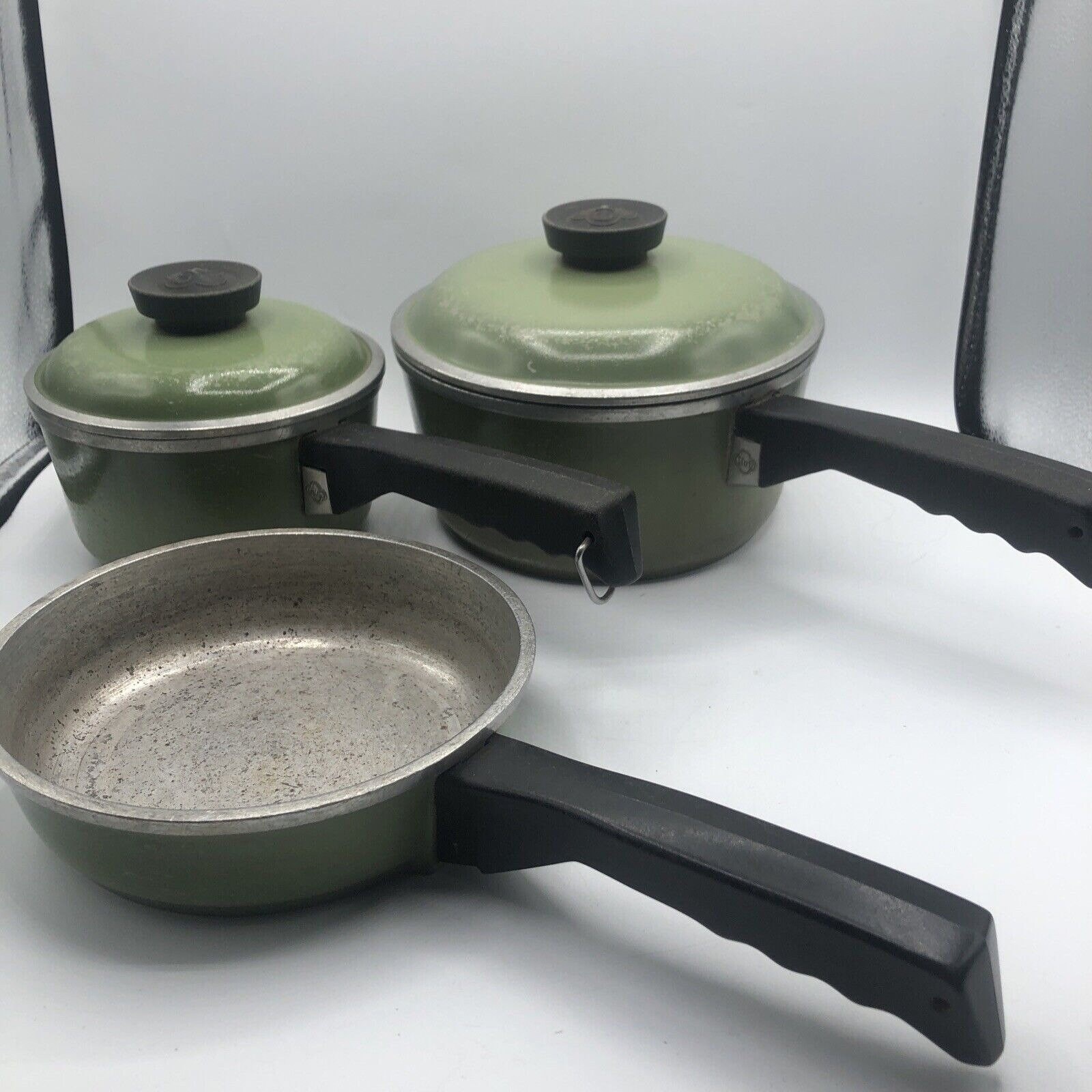 3 Wear-Ever Avocado Green Vintage Aluminum Pots Pans Cookware & Lids