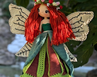 Amigurumi Fairy Doll, modèle au crochet PDF • Poupée fantastique avec ailes brodées et couronne de fleurs