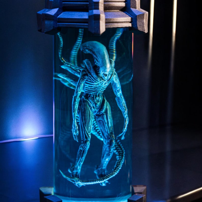 Xenomorph Resin Lamp: Custom Alien Epoxy Night Light - Etsy