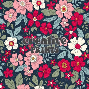 Pode incluir: Um padrão sem costura com uma variedade de flores rosa, vermelhas e brancas sobre um fundo azul escuro. As flores são estilizadas e têm uma estética vintage. O texto "Creative Prints" está sobreposto ao padrão.