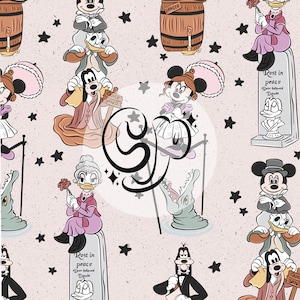 Pode incluir: Um padrão caprichoso com personagens de desenhos animados como Mickey Mouse, Donald Duck e Pateta. Os personagens são retratados em várias cenas, incluindo um cemitério, um poço de areia movediça e uma armadilha para crocodilos. O fundo é bege claro com estrelas espalhadas.