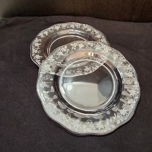 Fostoria 7 1/2&quot; Salad Plates / Dessert Plates Clear Glass Etched Fushia Pattern, Set Of 2
