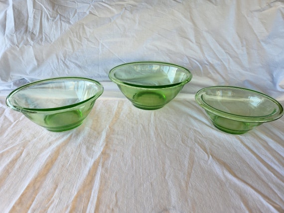 Nesting Mixing Bowls, Anchor Hocking, Clear Glass, Set of 3