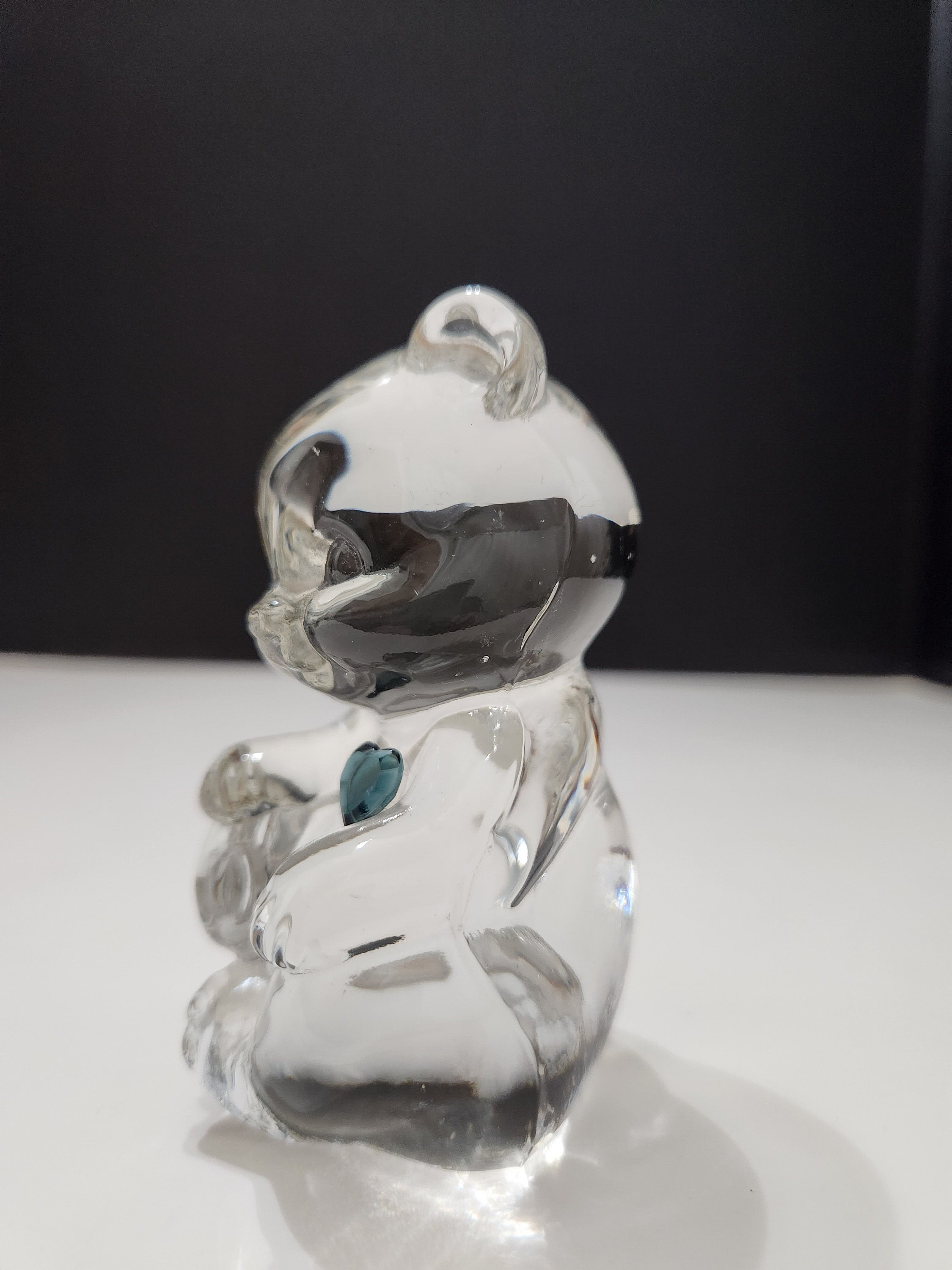 ★FRAGILE,GLASS,FIGURES ガラス製 人形 ポセイドン Fenton Art Glass December Birthstone Bear Figure, Blue Ziron Heart