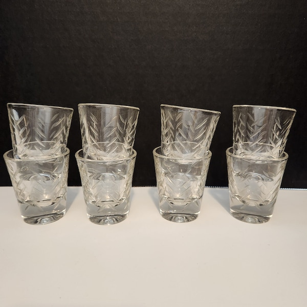 Mid Century Shot Glasses Set Of 8 Clear Glass Etched Geometric Slash Cut Design, Rain Pattern By Javit