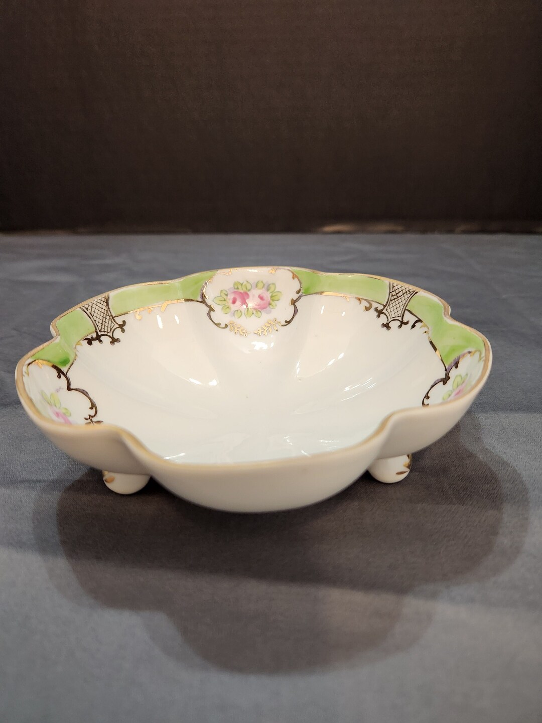 Nippon Hand Painted China Three Toed Dish / Berry Bowl With Gold Trim