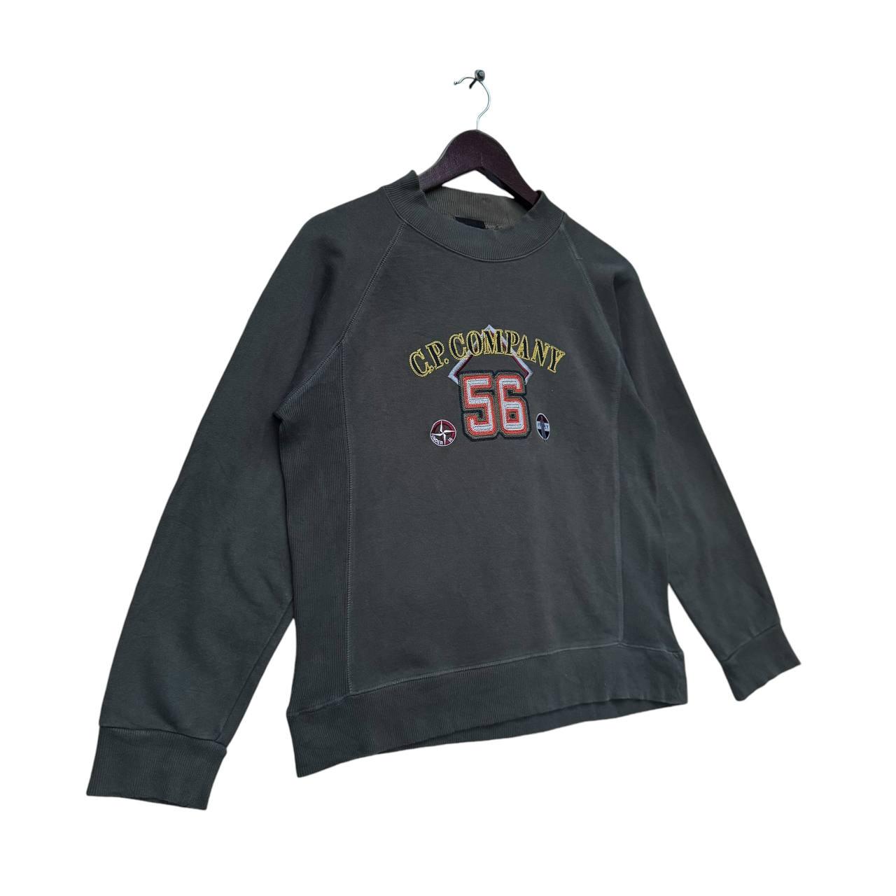 ヴィンテージ C.P. Company スウェットシャツ（刺繍ロゴ入り）#56 