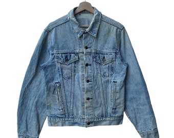 ジャケット・アウター 1970s LEVI'S DENIM TRUCKER JACKET Vintage 1970s Levi's Denim Trucker Jacket - Made in USA - Size 34