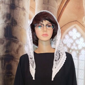 40 in. x 27 in. White Lace Mantilla