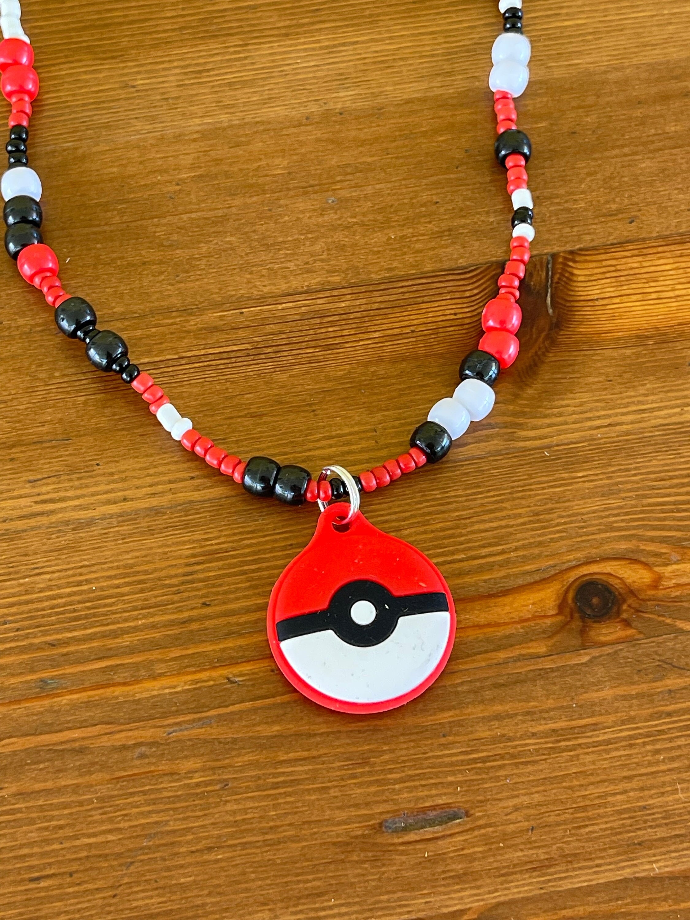 Red and White Circle Necklace for Apple AirtTag