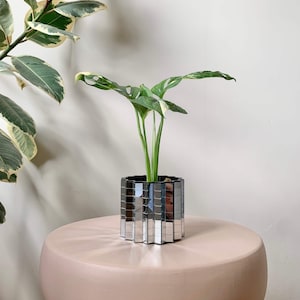 Faceted disco planter – star model