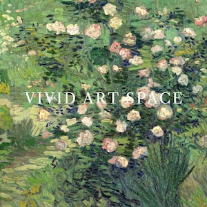 Puede incluir: Pintura impresionista de un rosal en plena floraci&oacute;n, con suaves rosas rosas y blancas sobre un fondo de exuberante follaje verde. La obra de arte tiene pinceladas visibles y se muestra el texto "VIVID ART SPACE".