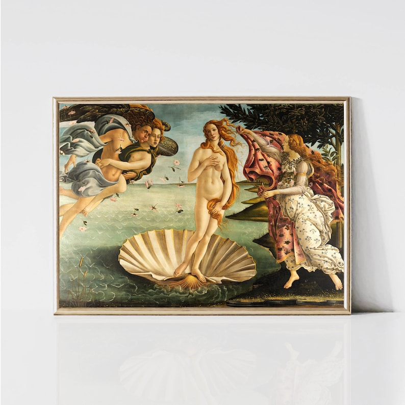 Op de afbeelding: Een schilderij uit de Renaissance dat de geboorte van Venus voorstelt. De godin Venus staat op een grote schelp en komt uit het water. Twee figuren, een gevleugelde god en een vrouw, bevinden zich op de achtergrond. Het schilderij is gesitueerd tegen een achtergrond van een blauwe lucht en een weelderig groen landschap.