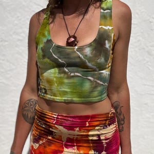 Medium Green Agate Geode Icedye Tie-Dye Scoop Neck Crop Top: Boho Festival Style active wear