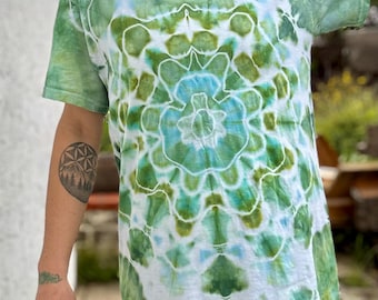 Medium Mandala Tie-Dyed T-Shirt: Unisex Hippie Boho Rave Festival Wear green
