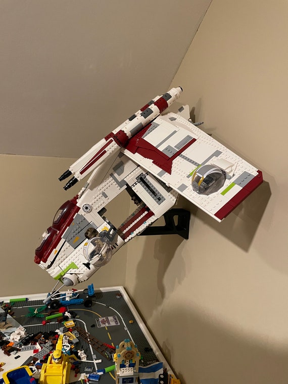 UCS Gunship Wall Mount