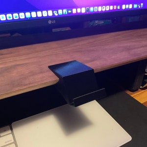 Angled Mount for Grovemade Monitor Shelf – Supports Mobile Devices (13mm Opening)