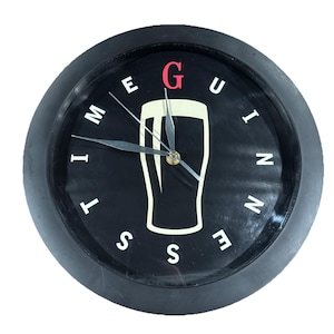 Guinness Time Beer Wall Clock Pint Glass Graphic Breweriana Collectible Irish afbeelding 1