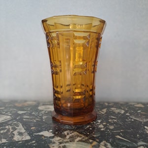 Jarrón de vidrio art deco moldeado color ámbar prensado Francia campo chic 1930