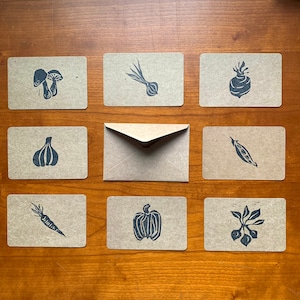 Mini tarjetas vegetarianas impresas a mano / Juego de tarjetas pequeñas hechas a mano originales impresas en bloque / Notas de amor vegetales en blanco y negro