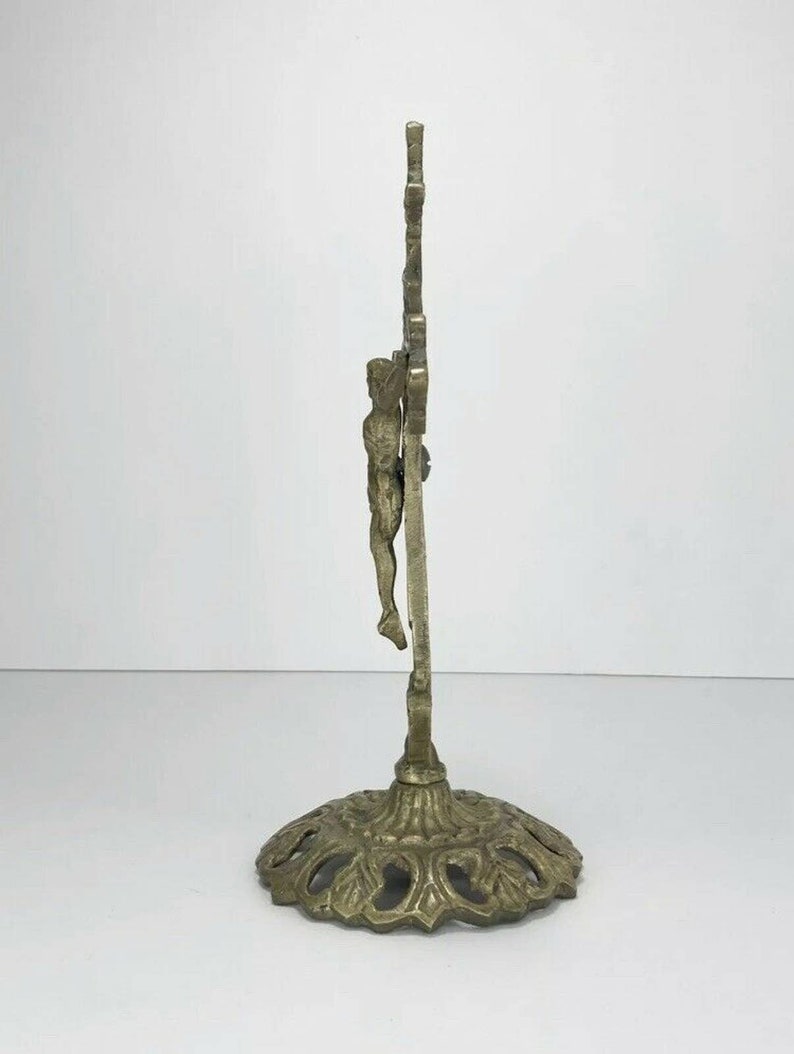 H8.5” Reticulated Base Ornate Standing Cross/Crucifix 20th C Antique Bronze E H8.5” Reticulated Base Ornate Standing Cross/Crucifix 20th C Antique Bronze E