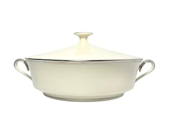 Lenox “Solitaire” Porcelain (Vegetable) Serving Bowl w/Lid & Handles 9” 1.75qts