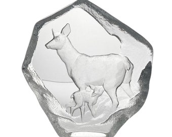 Mats Jonasson “Deer, Doe & Fawn” Crystal Swedish Paperweight Sculpture 7” Signed