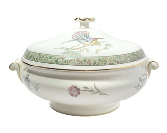 Wedgwood “Humming Birds” Bone China Serving Bowl w/Handles & Lid, Vegetable 10”