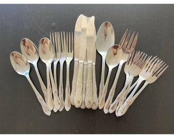 Oneida Wm A Rogers Stainless Steel FENWAY//DAYDREAM Lot of 2 Dinner Forks