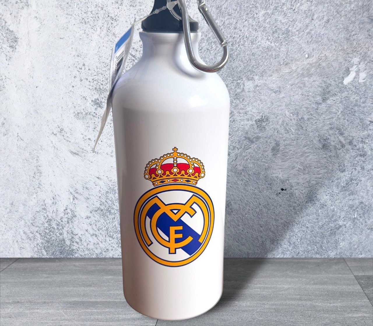 Real Madrid CF - Botella de agua oficial El Proffesional, 22 oz / 22.0 fl  oz