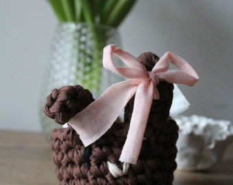 Small crocheted Easter basket bunny