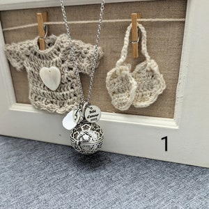 Personalized pregnancy bola Mini us, baby of love, with pompom sound ball, charm, and engraved medal Bola  1