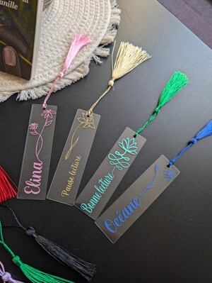 Marque-page Personnalisé En Cuir Avec Fleur De Naissance Et Aimants - Cadeau Unique Pour Lecteur
