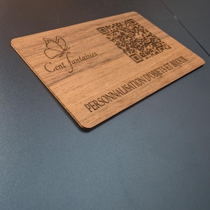 Carte de visite NFC en bois personnalisée par gravure laser logo QR code au choix