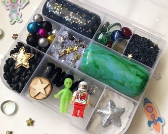 Space Explorer Playdough Sensory Kit: Alien & Astronaut Figures
