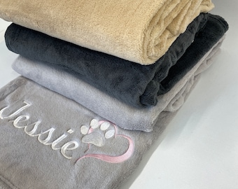 Extra Large Luxuriously Soft Fleece Pet Blanket with Embroidered Name: Personalised Dog Blanket