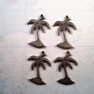 Amuletos pequenos de palmeira em prata oxidada x 4 - SOGB7048