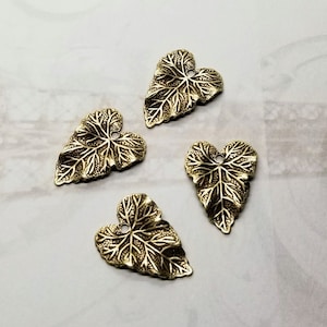 Small Brass Ivy Leaves With Hole x 4 - 5180ATC