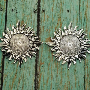 25mm Antique Silver Sunburst Sunshine Settings (2) - L1065