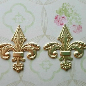 Brass Fleur De Lis Stampings x 2 - 2236RAT