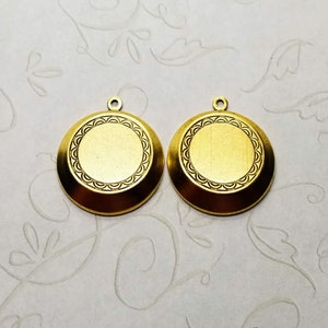Matte Gold Ox Ornate Round Plaque Charm x 2 - GOS1824