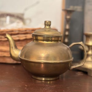 Vintage Brass Teapot/Brass Tea Kettle, mini brass kettle