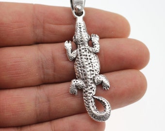 Crocodile Alligator Pendant , Silver Pendant, Silver Animal Charms, Jewelry Making, P156